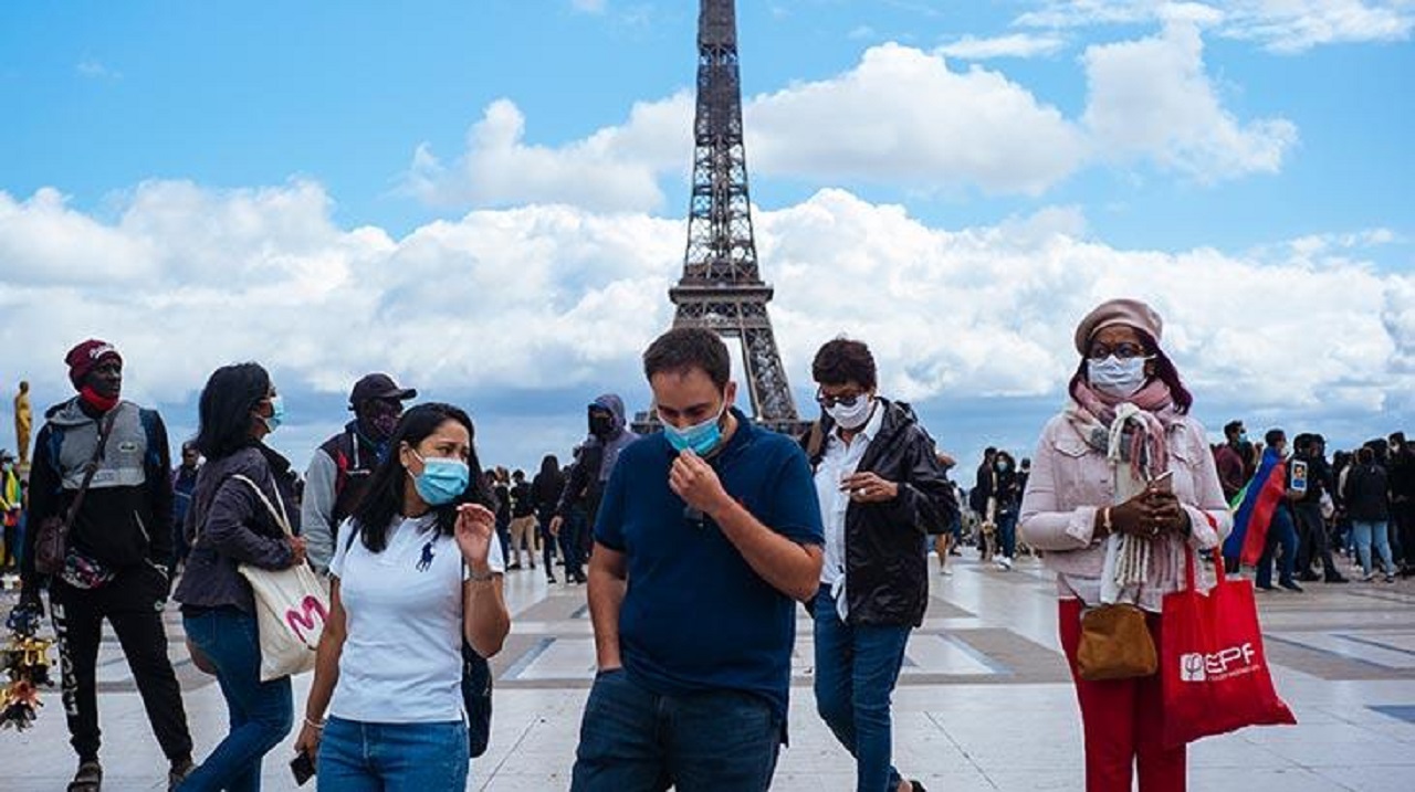 Fransa covid-19’da günlük vaka sayısı 50 bini buldu, Macron rekora koşuyor!