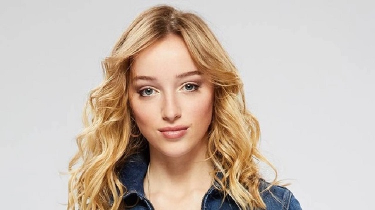 Phoebe Dynevor Daphne Bridgerton olarak