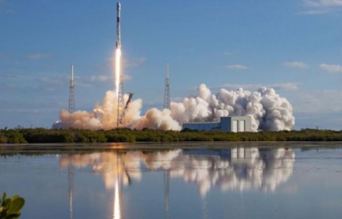 SpaceX yakında uydu internet hizmeti sunuyor