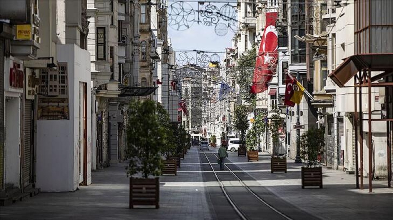 İçişleri Bakanlığı Genelgesi: 81 ilde hafta sonu sokağa çıkma yasağı geldi!