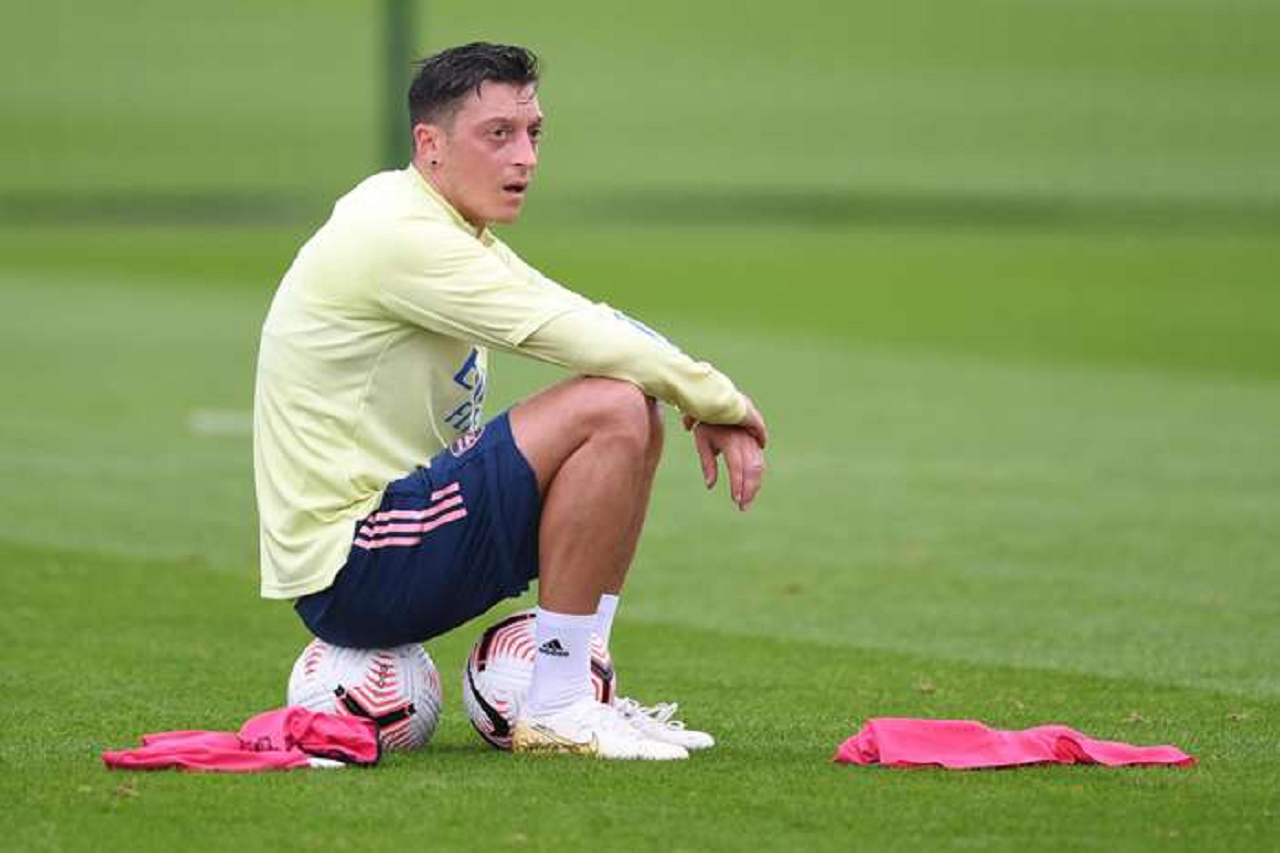 “Yüzde 90’a gelecek”: Mesut Özil kışın Arsenal’den Fenerbahçe’ye geçecek mi?