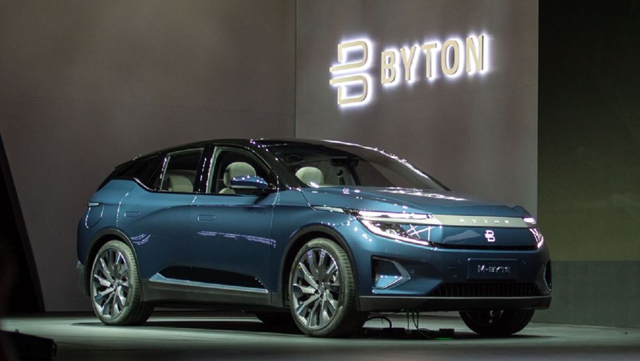 Apple üreticisi Foxconn, Byton’ın elektrikli otomobil başlangıcında mücadeleye yardım ediyor