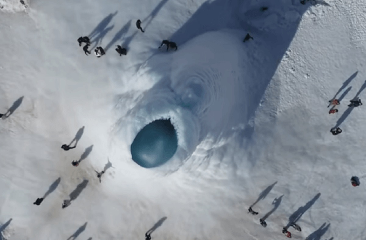 Kazakistan’da muhteşem bir “buz volkanı” oluşumunu youtube izle