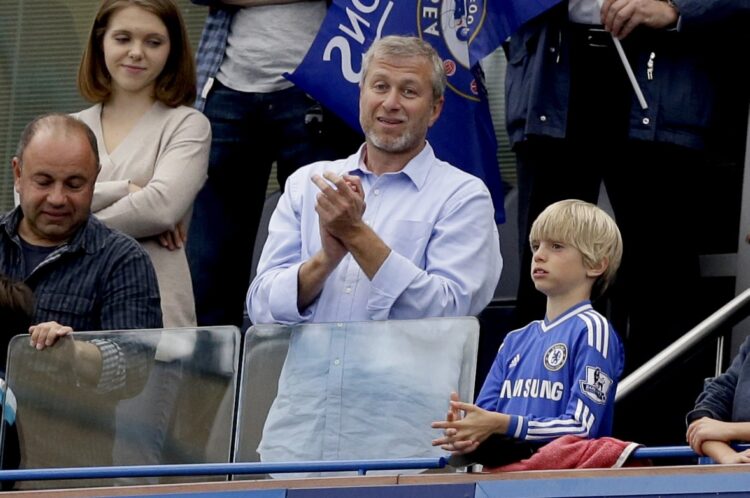 Abramovich, Kitabın Chelsea’nin devralınmasında Putin’in rolünü iddia etmesi üzerine dava açtı