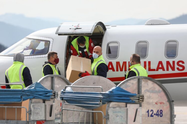 Türkiye, Çin COVID-19 aşılarını Bosna-Hersek’e gönderdi