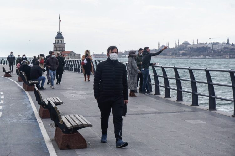 İngiltere varyantı Türkiye’deki tüm COVID-19 vakalarının% 75’ini oluşturmaktadır