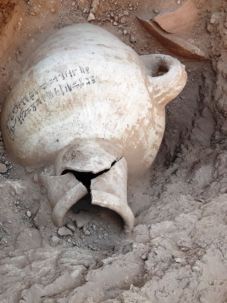 Bu tarihsiz bildiri fotoğrafında Mısır'ın Luksor kentinde bir arkeolojik keşif. (REUTERS Fotoğrafı)