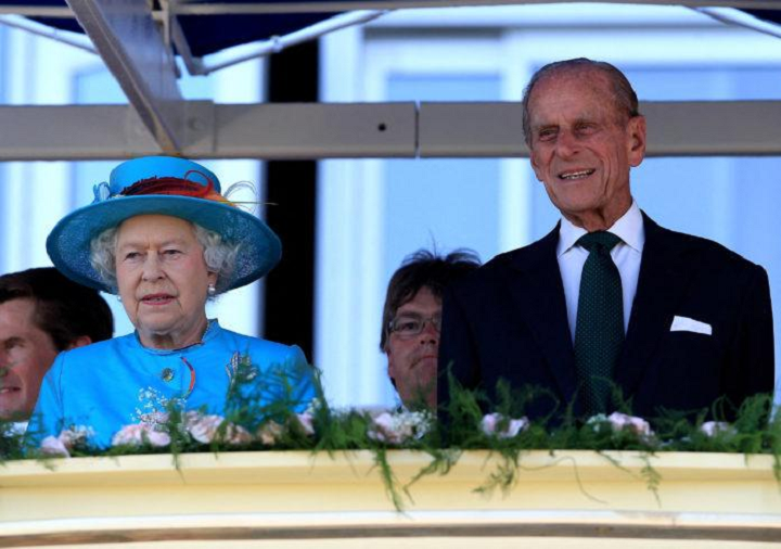 Elizabeth II, Prens Philip’in ölümünün ardından “hayatında büyük bir boşluk” hissediyor