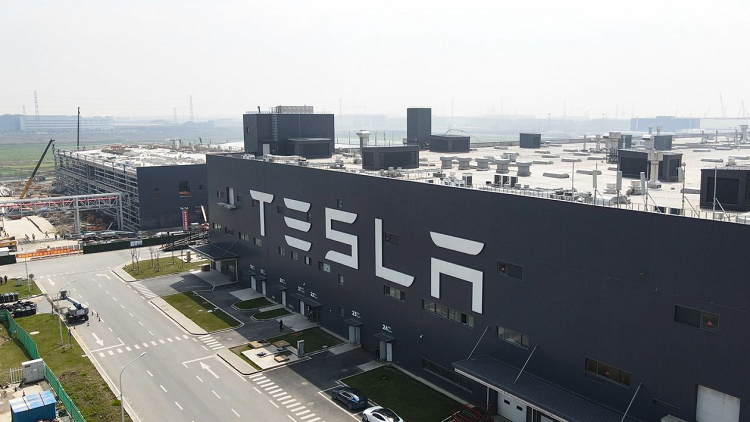 Tesla’dan Elon Musk, Küresel Çip Kıtlığından Kazançlı Çıkacaklarını Söylüyor!