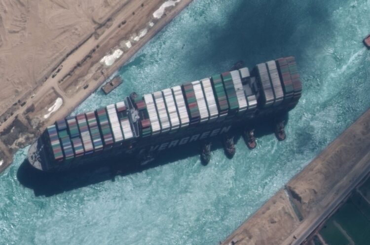 Mısır mahkemesi, Süveyş Kanalı’nı tıkayan gemiye el konulmasını onayladı