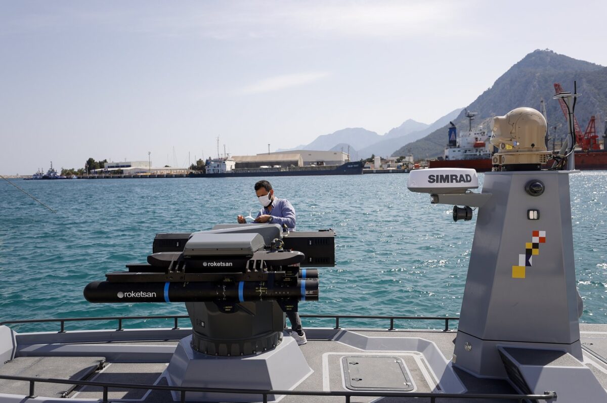 Türkiye’nin insansız su üstü gemisi füze fırlatmaya hazır