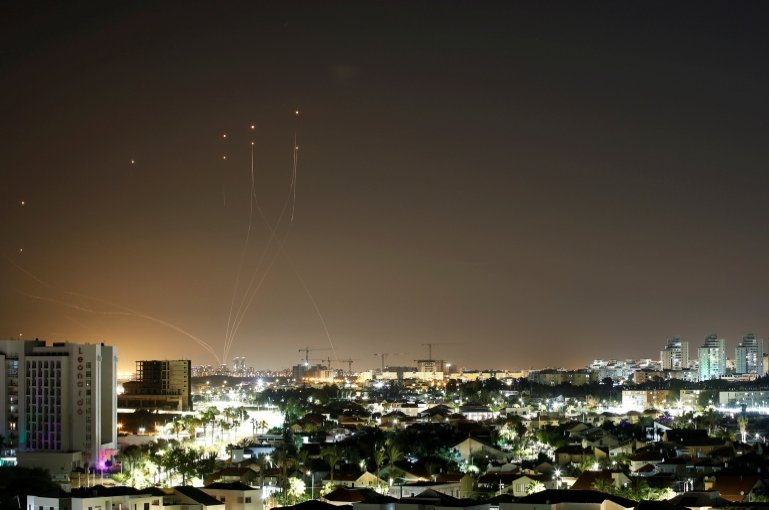 Demir Kubbe füzeyi engelleyemediğinde İsrail enerji boru hattı vuruldu