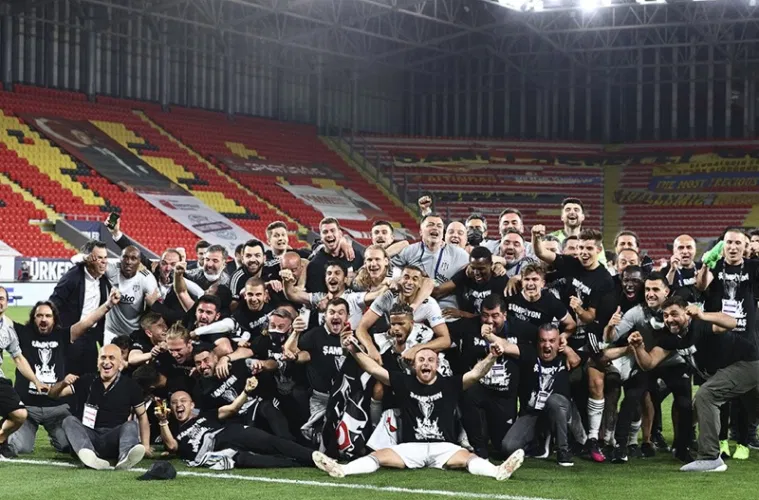 Son Dakika: Beşiktaş Şampiyonlar Ligi’ne direk katılıyor!