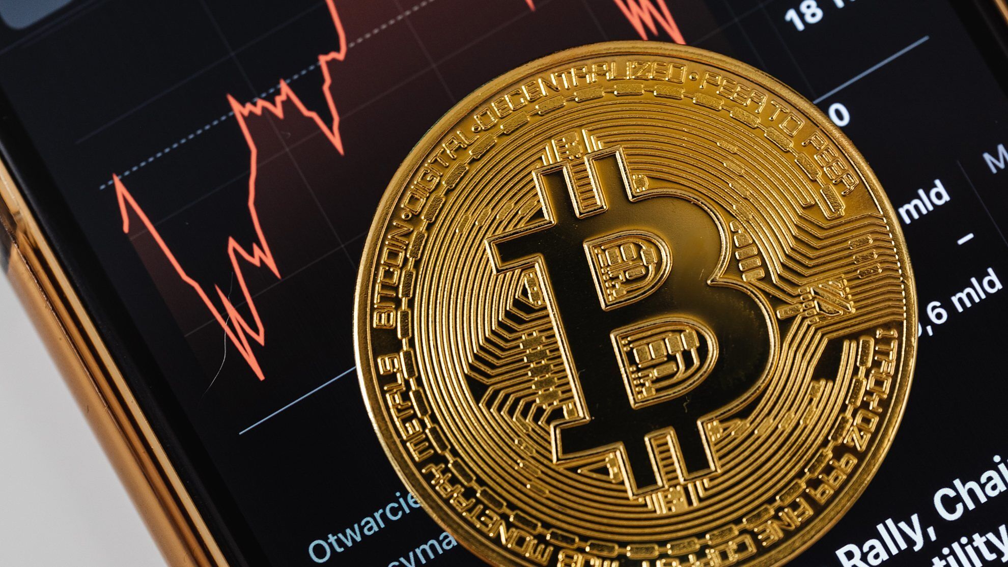 Fed, Bitcoin Balinaları Bekleme Modunda Kaldıkça Enflasyon Uyarıları Duyurdu