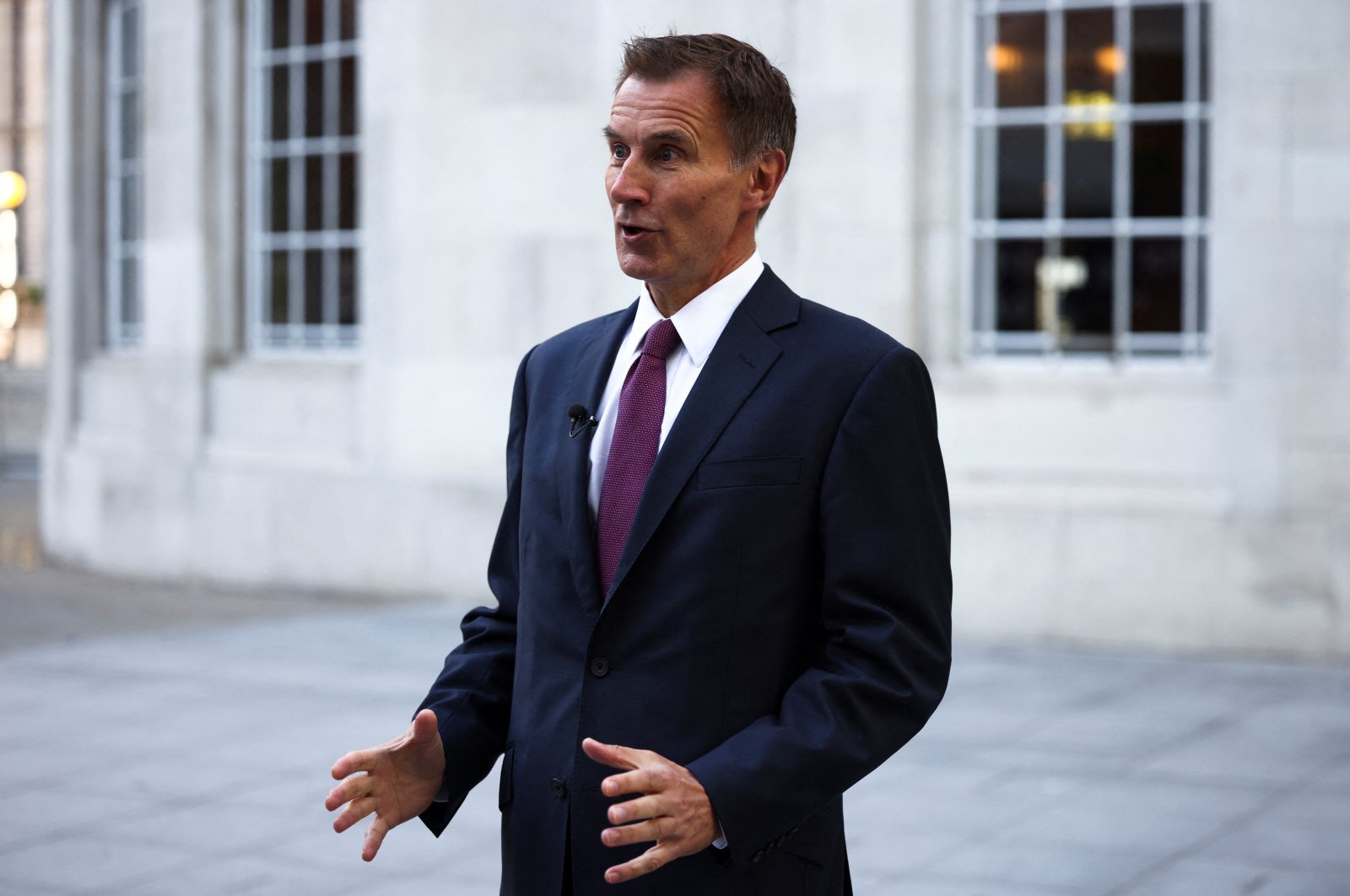 İngiltere’nin yeni maliye bakanı, Başbakan Truss’a bütçedeki ‘hataları’ kabul etti