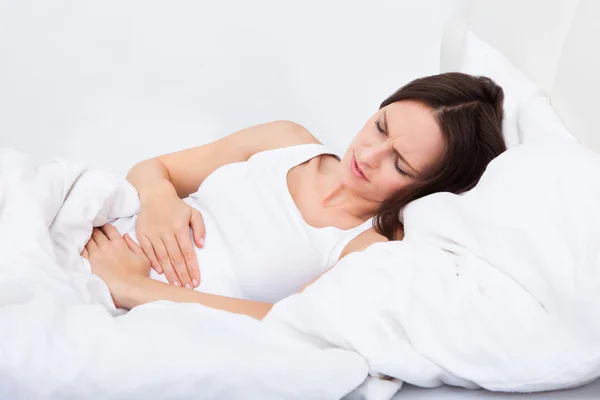 PMS Sendromu nedir Adet oncesi sendromu sendromuna karsi nasil savasilir