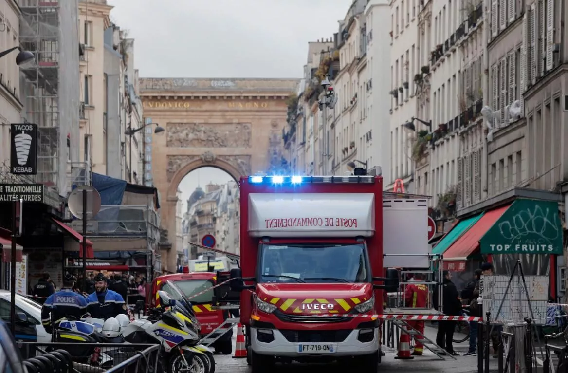 Paris’te silahlı saldırı üç kişiyi öldürdü, üçünü yaraladı