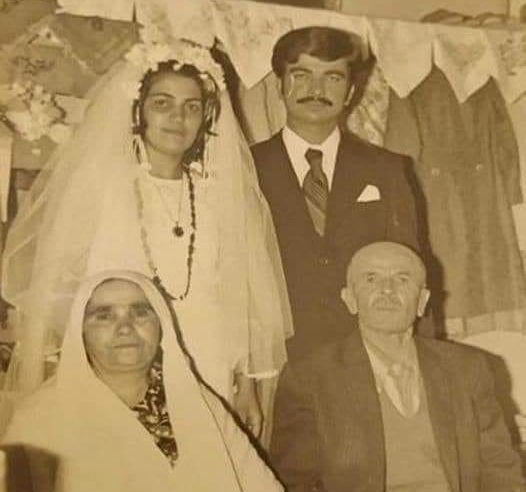 Annem başlamış dikmeye ama gücü yetmiyor