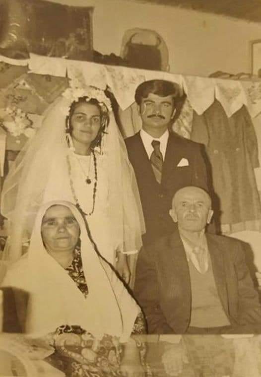 Annem başlamış dikmeye ama gücü yetmiyor