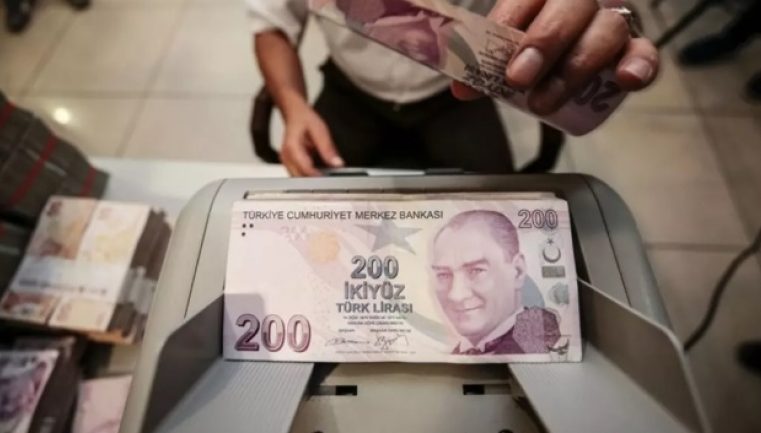 Emekli olanlar emekli maaşlarını