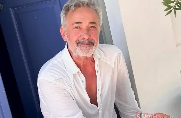 Mehmet Aslantuğ yeni aşkını böyle duyurdu!
