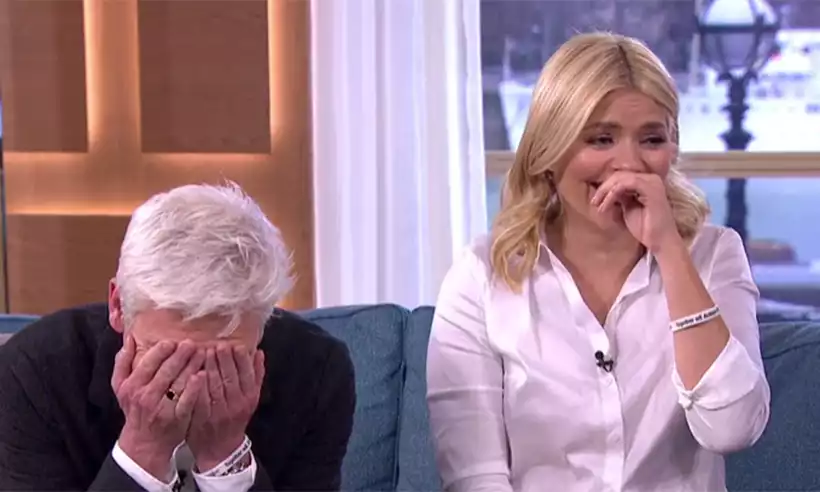 Bir evde yaşıyorlarmış Adam Gelmiş