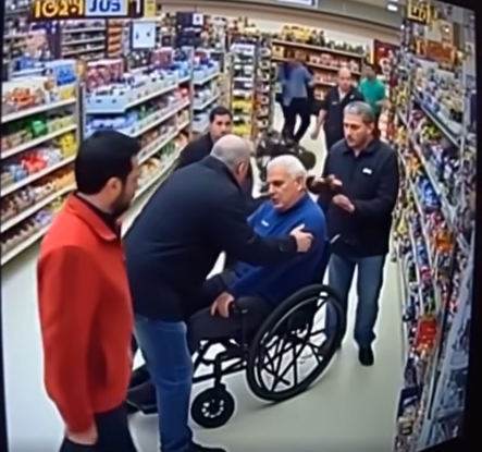 Tekerlekli sandalyelerini geri istiyorlar