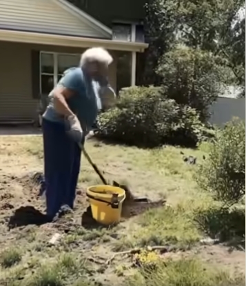 Komşumun Bahçesini Kazarken Bayıldığını Gördüm