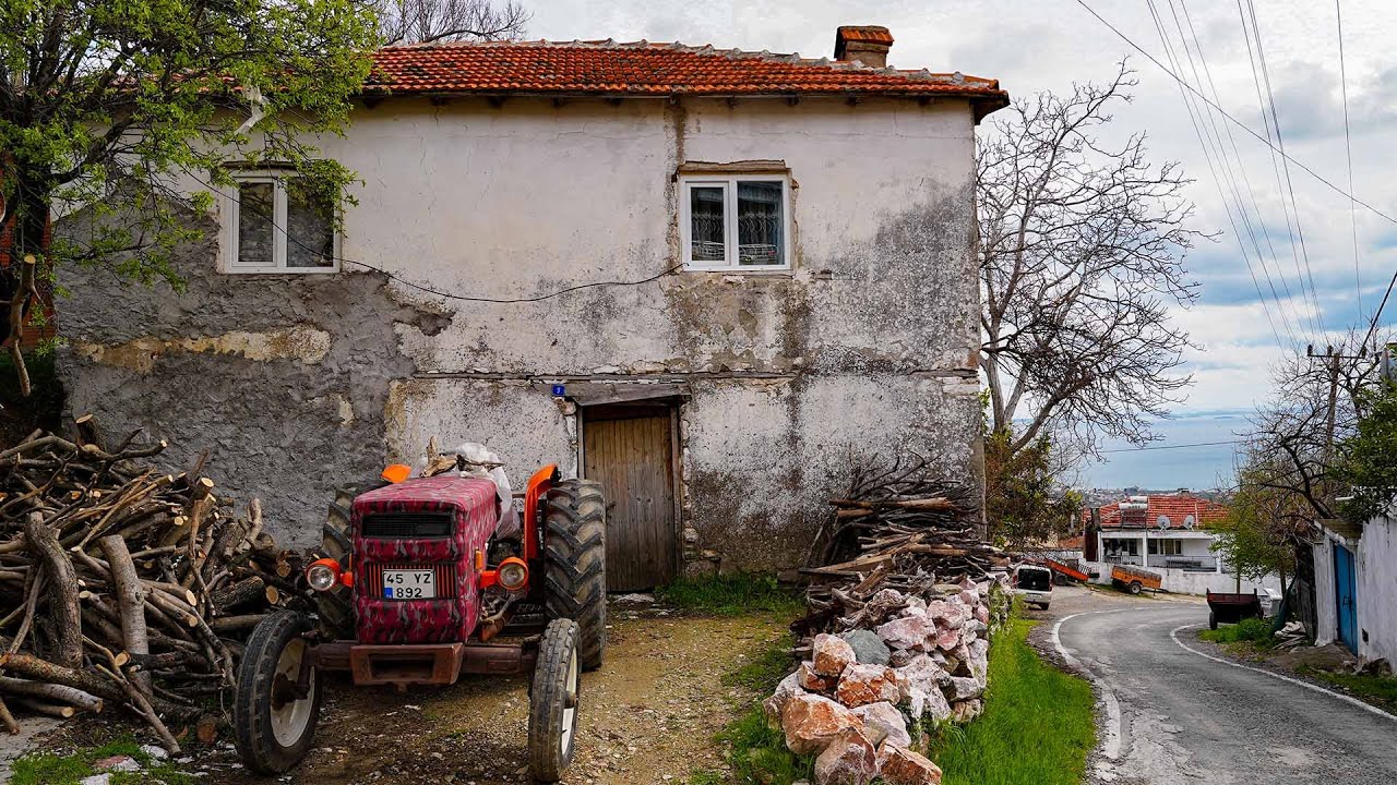 Köyün muhtarı