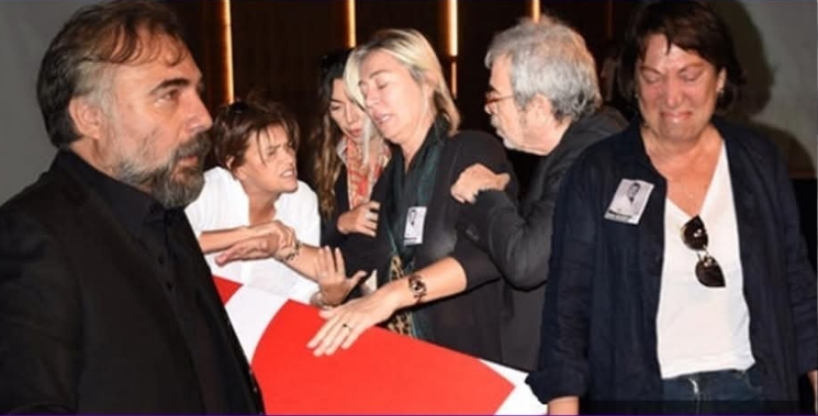 Ses sanatçısıdan