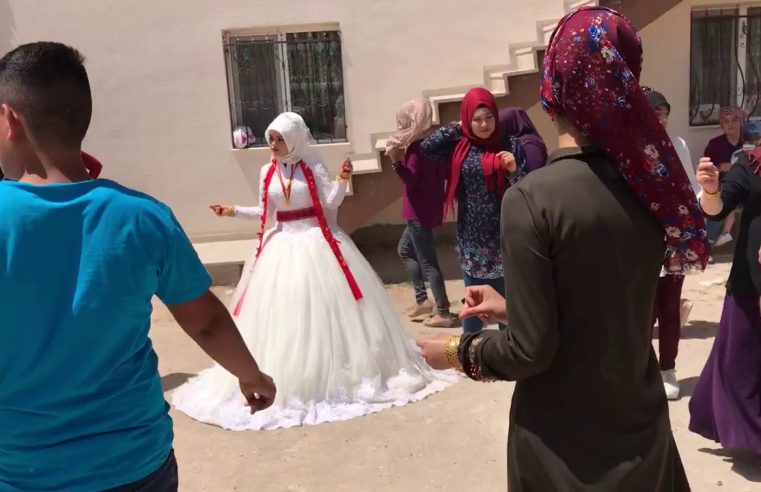 Köyün en fakiriyken en zengin evine gelin gittim