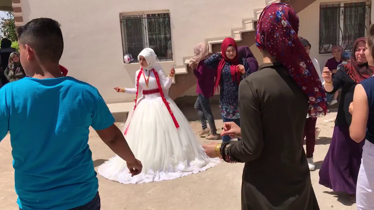 Köyün en fakiriyken en zengin evine gelin gittim