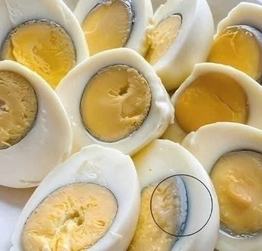 Yumurta haşlarken oluşan yeşil halkaya dikkat!