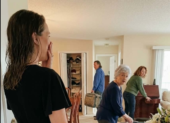 Kocamın cenazesinden sonra siyah elbisem hâlâ üzerimde eve döndüm