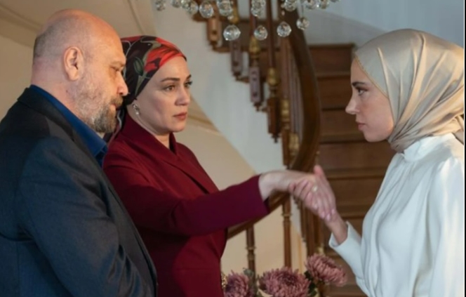 Kızılcık Şerbeti’nden Ayrılan Oyuncular Kimler Oldu