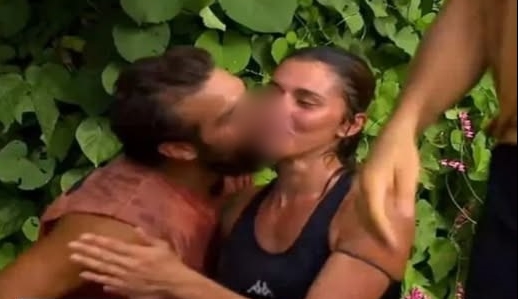Nefise ile Yunanlı yarışmacı arasında romantik anlar