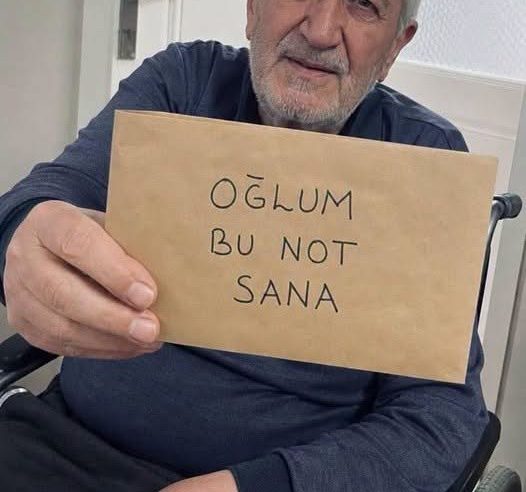 Yıllarca beni evlatlıktan reddeden babam vefat etti